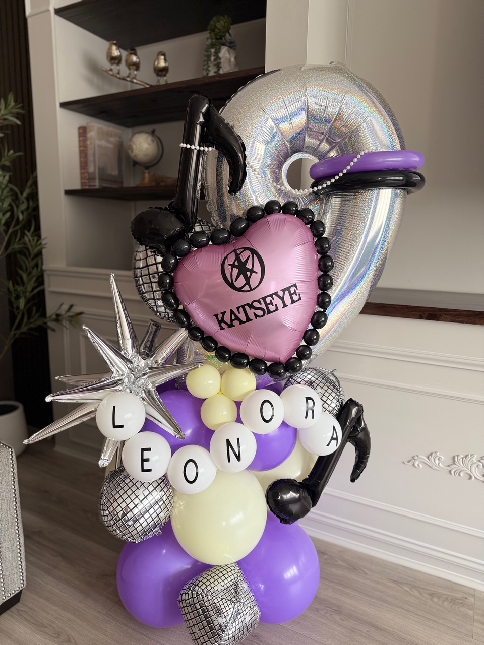 Katseye balloon